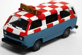 Image 0 of Herpa Minitanks 1/87 VW Van Follow Me Airport Runaway Vehicle (D)