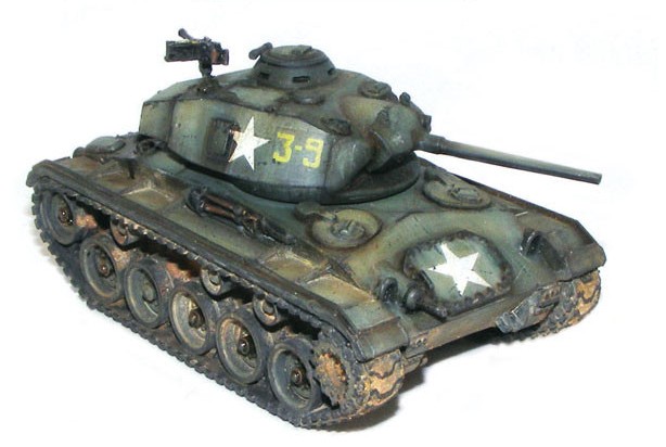 Warlord Games 28mm Bolt Action: WWII M24 Chaffee US Light Tank w/Commander (Resi